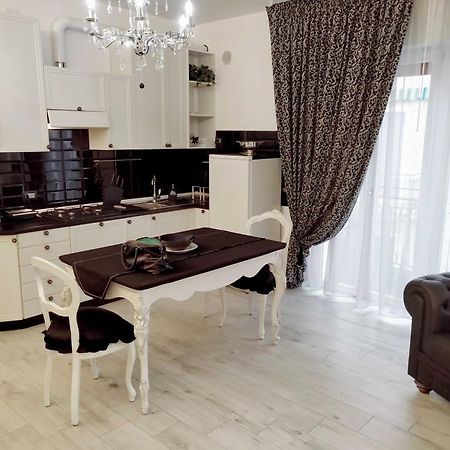 Alloggio Turistico Giulietta E Romeo - Intero Appartamento - Villafranca Di Verona, Zimmer, Holiday Rooms Ngoại thất bức ảnh
